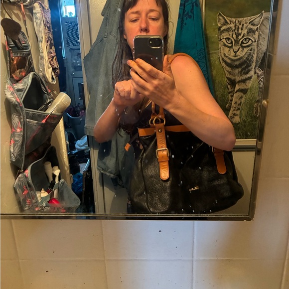 Valentina Leather Shoulder Bag - Picture 14 of 14